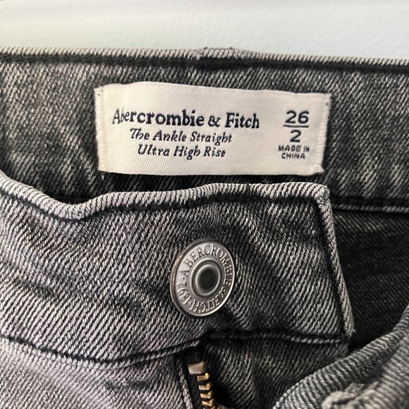 Abercrombie & Fitch The Ankle Straight Ultra High Rise Jeans – Grey – Size 26/2 - Picture 1 of 4